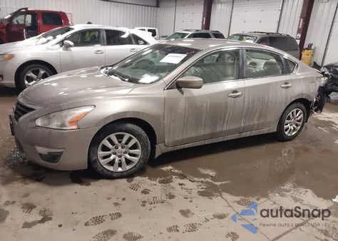 2015 Nissan Altima 2.5 S из США, поврежденный, VIN 1N4AL3AP9FC249922